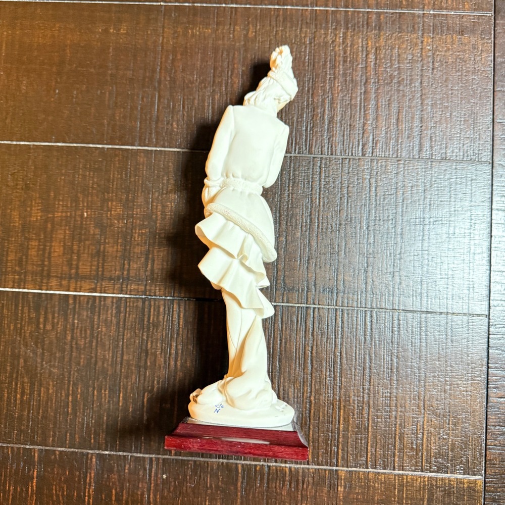 Giuseppe Armani Figurine Lady with Muff 11" White Vintage Art Deco Statue Money - Picture 8 of 12
